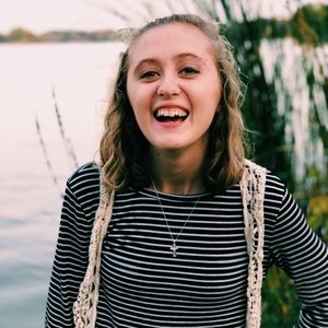 Meet your Posher, Chloe